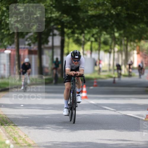 10.08.2025 - GEWOBA Citytriathlon Bremen Yannick Fuchs http://msf.ph/oto/8541315 10.08.2025 12:45:22 Radfahren 633, 676, 712, 724, 808, 828, 851, 946, 1022 meine-sportfotos.de