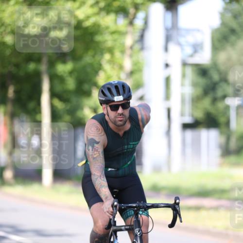 10.08.2025 - GEWOBA Citytriathlon Bremen Yannick Fuchs http://msf.ph/oto/8541319 10.08.2025 10:36:39 Radfahren 99, 115, 117, 159, 378, 397, 447, 497 meine-sportfotos.de
