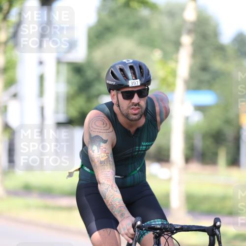 10.08.2025 - GEWOBA Citytriathlon Bremen Yannick Fuchs http://msf.ph/oto/8541325 10.08.2025 10:36:39 Radfahren 99, 115, 117, 159, 378, 397, 447, 497 meine-sportfotos.de