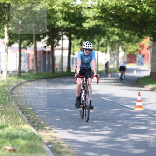 10.08.2025 - GEWOBA Citytriathlon Bremen Yannick Fuchs http://msf.ph/oto/8541337 10.08.2025 10:36:41 Radfahren 99, 115, 117, 159, 378, 397, 447, 497 meine-sportfotos.de