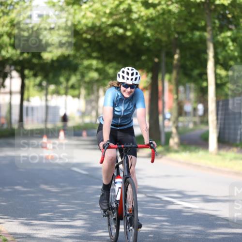 10.08.2025 - GEWOBA Citytriathlon Bremen Yannick Fuchs http://msf.ph/oto/8541346 10.08.2025 10:36:42 Radfahren 99, 115, 159, 378, 397, 447, 497 meine-sportfotos.de