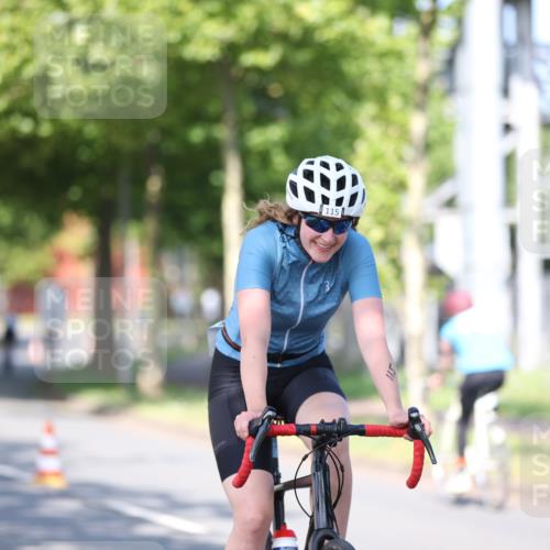 10.08.2025 - GEWOBA Citytriathlon Bremen Yannick Fuchs http://msf.ph/oto/8541349 10.08.2025 10:36:43 Radfahren 99, 115, 397, 447, 497 meine-sportfotos.de