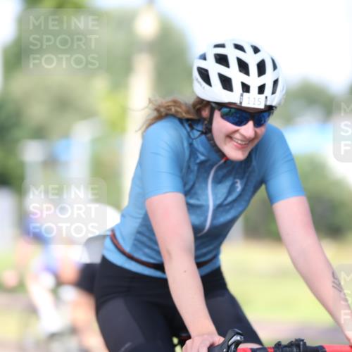10.08.2025 - GEWOBA Citytriathlon Bremen Yannick Fuchs http://msf.ph/oto/8541360 10.08.2025 10:36:43 Radfahren 99, 115, 397, 447, 497 meine-sportfotos.de