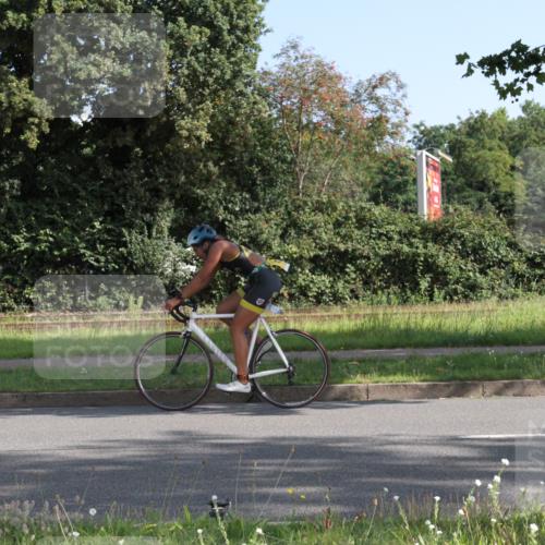 10.08.2025 - GEWOBA Citytriathlon Bremen Yannick Fuchs http://msf.ph/oto/8541362 10.08.2025 10:26:29 Radfahren 395, 487 meine-sportfotos.de