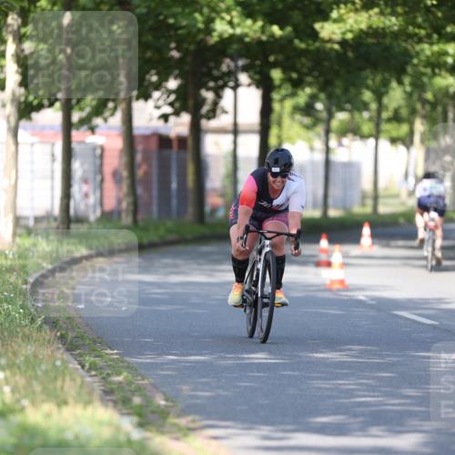 10.08.2025 - GEWOBA Citytriathlon Bremen Yannick Fuchs http://msf.ph/oto/8541372 10.08.2025 10:36:51 Radfahren 115, 381, 497 meine-sportfotos.de