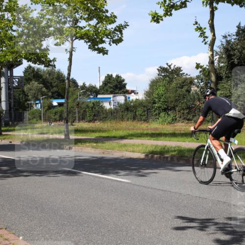 10.08.2025 - GEWOBA Citytriathlon Bremen Yannick Fuchs http://msf.ph/oto/8541373 10.08.2025 14:29:10 Radfahren 168, 172, 188, 321, 389, 403, 447 meine-sportfotos.de
