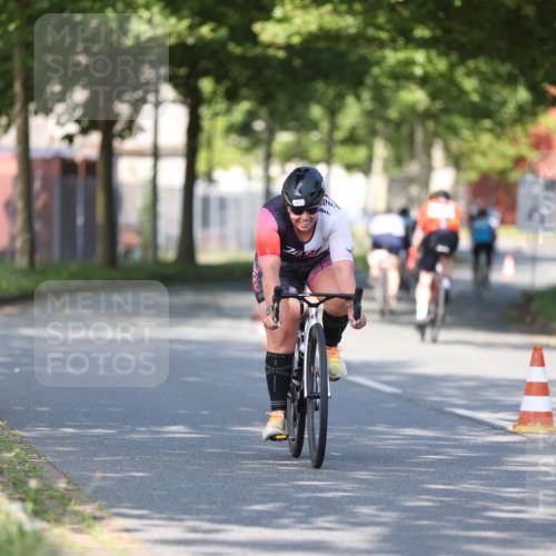 10.08.2025 - GEWOBA Citytriathlon Bremen Yannick Fuchs http://msf.ph/oto/8541378 10.08.2025 10:36:51 Radfahren 115, 381, 497 meine-sportfotos.de