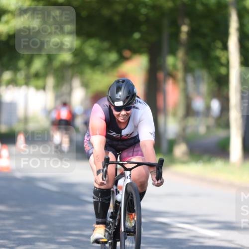 10.08.2025 - GEWOBA Citytriathlon Bremen Yannick Fuchs http://msf.ph/oto/8541383 10.08.2025 10:36:52 Radfahren 115, 381, 497 meine-sportfotos.de