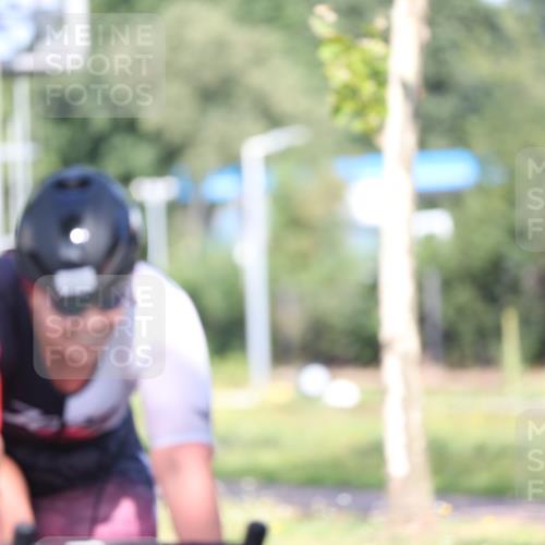 10.08.2025 - GEWOBA Citytriathlon Bremen Yannick Fuchs http://msf.ph/oto/8541391 10.08.2025 10:36:53 Radfahren 115, 381, 497 meine-sportfotos.de