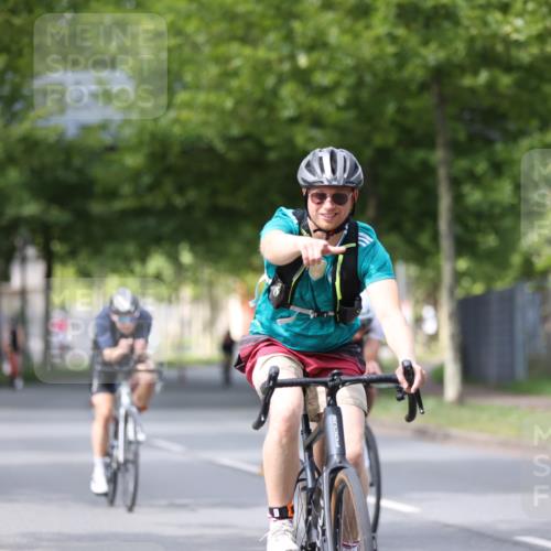 10.08.2025 - GEWOBA Citytriathlon Bremen Yannick Fuchs http://msf.ph/oto/8541398 10.08.2025 12:45:30 Radfahren 676, 724, 828, 851, 930, 939, 946, 1022 meine-sportfotos.de
