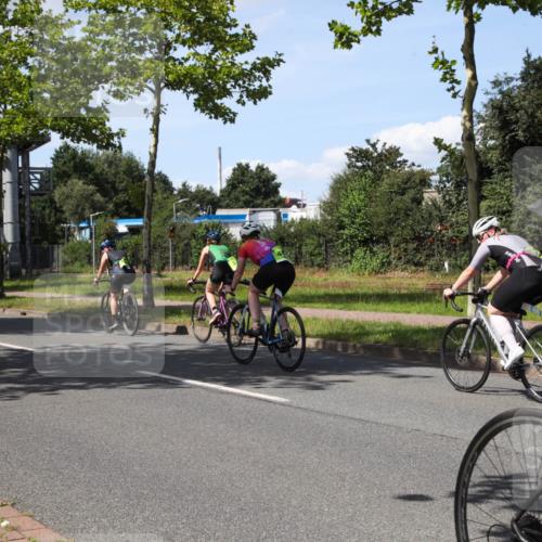 10.08.2025 - GEWOBA Citytriathlon Bremen Yannick Fuchs http://msf.ph/oto/8541431 10.08.2025 14:29:17 Radfahren 117, 172, 188, 206, 321, 365, 389, 447 meine-sportfotos.de