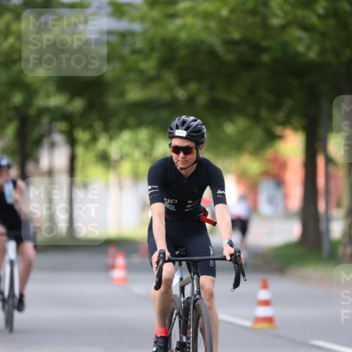 10.08.2025 - GEWOBA Citytriathlon Bremen Yannick Fuchs http://msf.ph/oto/8541433 10.08.2025 12:45:34 Radfahren 676, 724, 748, 851, 930, 939, 946, 1022 meine-sportfotos.de