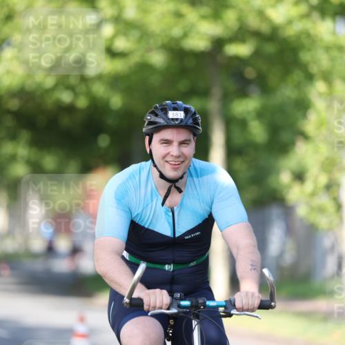 10.08.2025 - GEWOBA Citytriathlon Bremen Yannick Fuchs http://msf.ph/oto/8541434 10.08.2025 10:37:09 Radfahren 85, 381, 464 meine-sportfotos.de