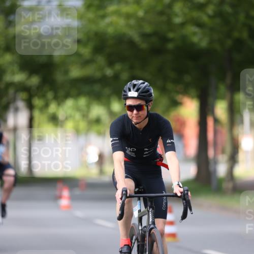 10.08.2025 - GEWOBA Citytriathlon Bremen Yannick Fuchs http://msf.ph/oto/8541437 10.08.2025 12:45:34 Radfahren 676, 724, 748, 851, 930, 939, 946, 1022 meine-sportfotos.de