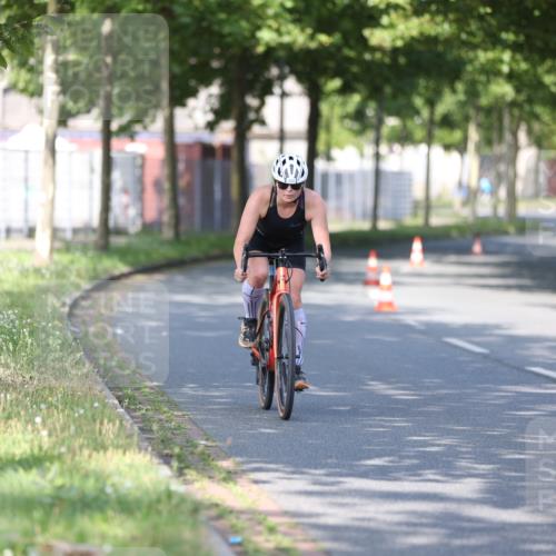 10.08.2025 - GEWOBA Citytriathlon Bremen Yannick Fuchs http://msf.ph/oto/8541439 10.08.2025 10:37:10 Radfahren 85, 381, 464 meine-sportfotos.de