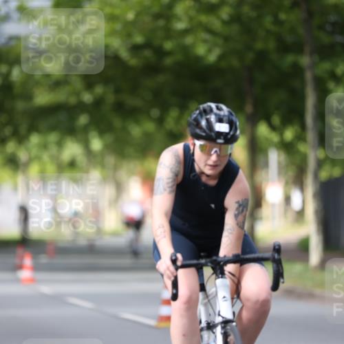 10.08.2025 - GEWOBA Citytriathlon Bremen Yannick Fuchs http://msf.ph/oto/8541451 10.08.2025 12:45:35 Radfahren 676, 724, 748, 771, 851, 930, 939, 946, 1022 meine-sportfotos.de