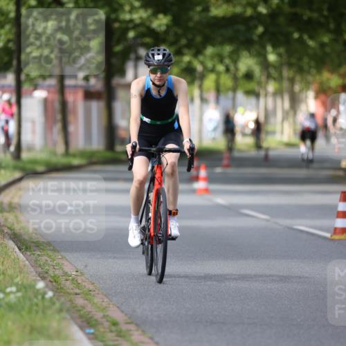 10.08.2025 - GEWOBA Citytriathlon Bremen Yannick Fuchs http://msf.ph/oto/8541454 10.08.2025 12:45:36 Radfahren 676, 724, 748, 771, 930, 939, 946, 1022 meine-sportfotos.de