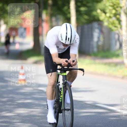 10.08.2025 - GEWOBA Citytriathlon Bremen Yannick Fuchs http://msf.ph/oto/8541464 10.08.2025 10:37:21 Radfahren 121, 145, 455, 464 meine-sportfotos.de