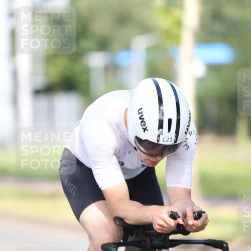10.08.2025 - GEWOBA Citytriathlon Bremen Yannick Fuchs http://msf.ph/oto/8541471 10.08.2025 10:37:21 Radfahren 121, 145, 455, 464 meine-sportfotos.de