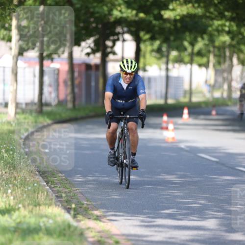 10.08.2025 - GEWOBA Citytriathlon Bremen Yannick Fuchs http://msf.ph/oto/8541476 10.08.2025 10:37:23 Radfahren 33, 75, 121, 145, 455 meine-sportfotos.de