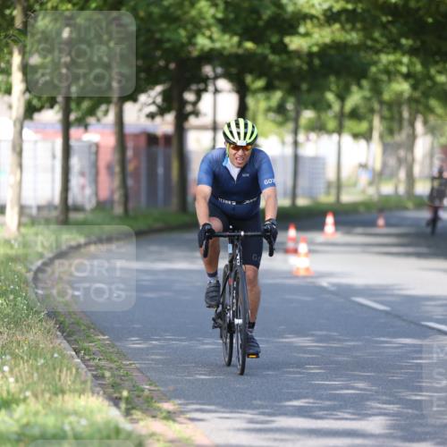 10.08.2025 - GEWOBA Citytriathlon Bremen Yannick Fuchs http://msf.ph/oto/8541481 10.08.2025 10:37:23 Radfahren 33, 75, 121, 145, 455 meine-sportfotos.de
