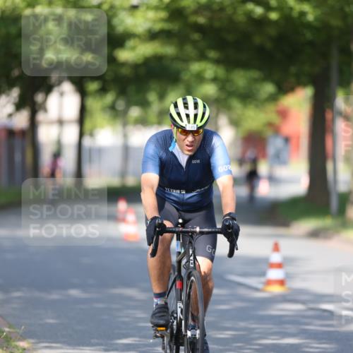 10.08.2025 - GEWOBA Citytriathlon Bremen Yannick Fuchs http://msf.ph/oto/8541484 10.08.2025 10:37:24 Radfahren 33, 75, 121, 145, 455 meine-sportfotos.de