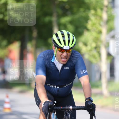 10.08.2025 - GEWOBA Citytriathlon Bremen Yannick Fuchs http://msf.ph/oto/8541490 10.08.2025 10:37:24 Radfahren 33, 75, 121, 145, 455 meine-sportfotos.de