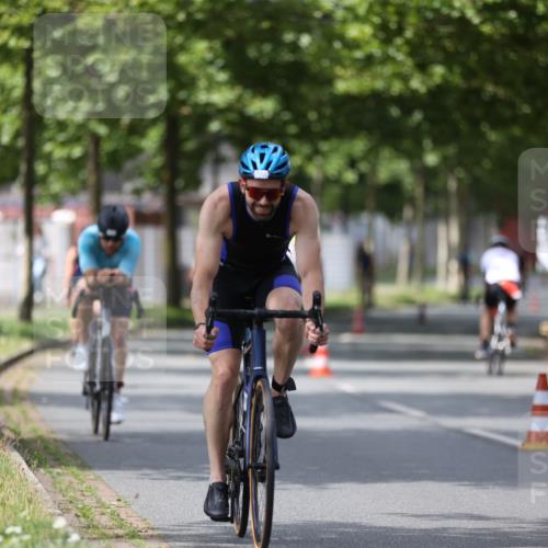 10.08.2025 - GEWOBA Citytriathlon Bremen Yannick Fuchs http://msf.ph/oto/8541491 10.08.2025 12:45:43 Radfahren 574, 651, 676, 697, 748, 771, 812, 898, 928, 930, 939 meine-sportfotos.de