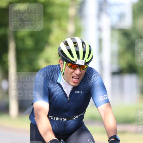 10.08.2025 - GEWOBA Citytriathlon Bremen Yannick Fuchs http://msf.ph/oto/8541493 10.08.2025 10:37:25 Radfahren 33, 75, 121, 145, 219, 455, 485 meine-sportfotos.de