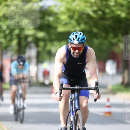 10.08.2025 - GEWOBA Citytriathlon Bremen Yannick Fuchs http://msf.ph/oto/8541494 10.08.2025 12:45:44 Radfahren 574, 651, 676, 685, 697, 748, 771, 812, 898, 928, 930, 939 meine-sportfotos.de