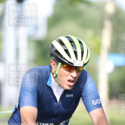 10.08.2025 - GEWOBA Citytriathlon Bremen Yannick Fuchs http://msf.ph/oto/8541496 10.08.2025 10:37:25 Radfahren 33, 75, 121, 145, 219, 455, 485 meine-sportfotos.de