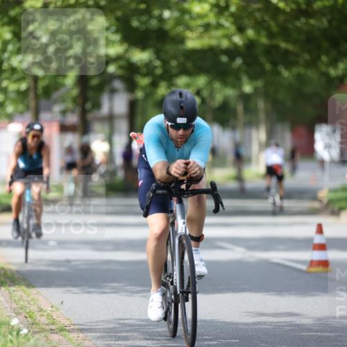 10.08.2025 - GEWOBA Citytriathlon Bremen Yannick Fuchs http://msf.ph/oto/8541500 10.08.2025 12:45:44 Radfahren 574, 651, 676, 685, 697, 748, 771, 812, 898, 928, 930, 939 meine-sportfotos.de
