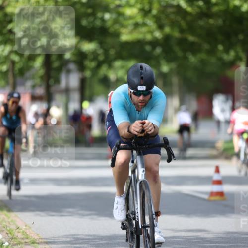 10.08.2025 - GEWOBA Citytriathlon Bremen Yannick Fuchs http://msf.ph/oto/8541503 10.08.2025 12:45:44 Radfahren 574, 651, 676, 685, 697, 748, 771, 812, 898, 928, 930, 939 meine-sportfotos.de