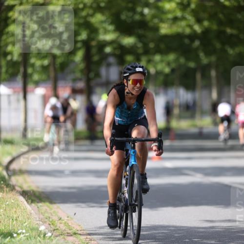 10.08.2025 - GEWOBA Citytriathlon Bremen Yannick Fuchs http://msf.ph/oto/8541512 10.08.2025 12:45:45 Radfahren 574, 651, 674, 676, 685, 697, 748, 771, 812, 898, 928, 930, 939 meine-sportfotos.de