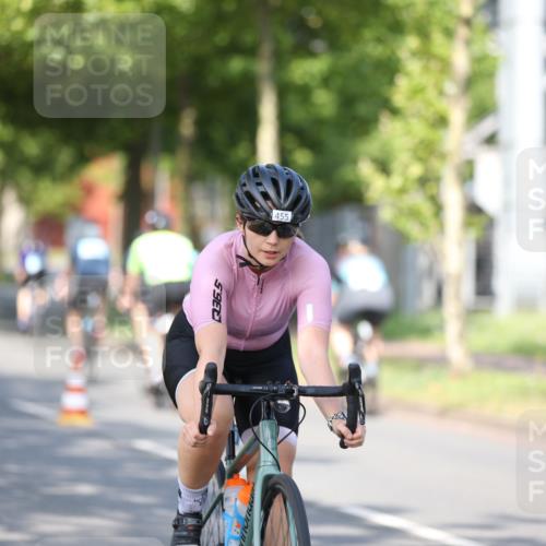 10.08.2025 - GEWOBA Citytriathlon Bremen Yannick Fuchs http://msf.ph/oto/8541517 10.08.2025 10:37:31 Radfahren 33, 49, 75, 121, 123, 145, 219, 455, 485 meine-sportfotos.de