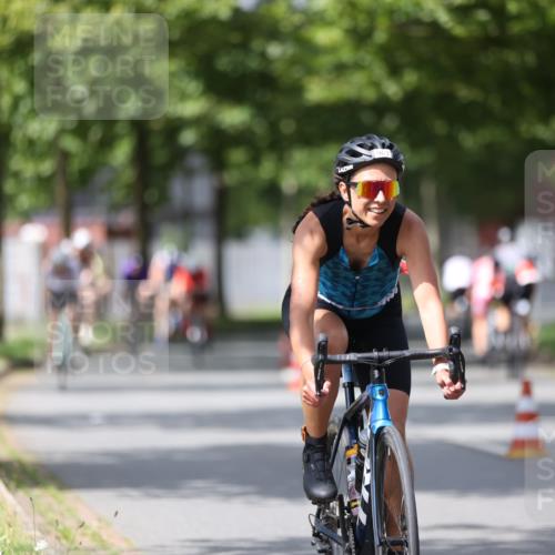 10.08.2025 - GEWOBA Citytriathlon Bremen Yannick Fuchs http://msf.ph/oto/8541519 10.08.2025 12:45:46 Radfahren 574, 651, 674, 685, 697, 748, 771, 812, 898, 928, 930, 939 meine-sportfotos.de