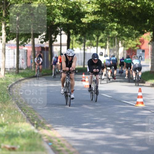 10.08.2025 - GEWOBA Citytriathlon Bremen Yannick Fuchs http://msf.ph/oto/8541526 10.08.2025 10:37:33 Radfahren 33, 49, 75, 121, 123, 145, 219, 455, 485 meine-sportfotos.de