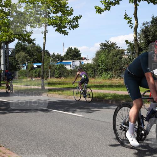 10.08.2025 - GEWOBA Citytriathlon Bremen Yannick Fuchs http://msf.ph/oto/8541527 10.08.2025 14:29:27 Radfahren 117, 179, 188, 206, 212, 351, 365, 373, 389, 405, 447, 466, 487, 517 meine-sportfotos.de