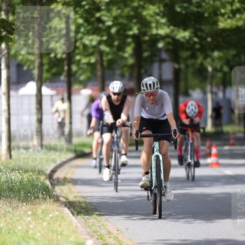 10.08.2025 - GEWOBA Citytriathlon Bremen Yannick Fuchs http://msf.ph/oto/8541534 10.08.2025 12:45:48 Radfahren 574, 651, 674, 685, 697, 748, 771, 812, 898, 928, 930, 939 meine-sportfotos.de
