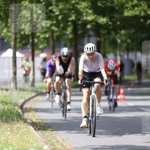 10.08.2025 - GEWOBA Citytriathlon Bremen Yannick Fuchs http://msf.ph/oto/8541538 10.08.2025 12:45:48 Radfahren 574, 651, 674, 685, 697, 748, 771, 812, 898, 928, 930, 939 meine-sportfotos.de