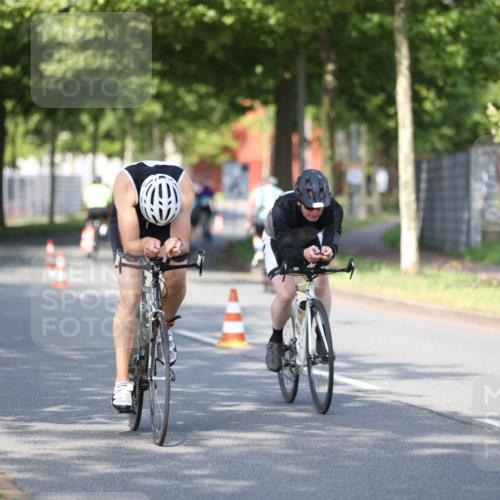 10.08.2025 - GEWOBA Citytriathlon Bremen Yannick Fuchs http://msf.ph/oto/8541539 10.08.2025 10:37:34 Radfahren 33, 49, 75, 121, 123, 145, 219, 375, 455, 485 meine-sportfotos.de