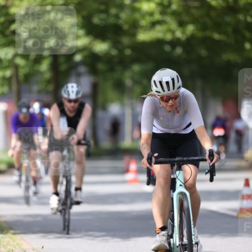 10.08.2025 - GEWOBA Citytriathlon Bremen Yannick Fuchs http://msf.ph/oto/8541547 10.08.2025 12:45:49 Radfahren 574, 651, 674, 685, 697, 748, 771, 812, 898, 928, 930 meine-sportfotos.de