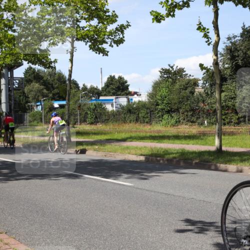 10.08.2025 - GEWOBA Citytriathlon Bremen Yannick Fuchs http://msf.ph/oto/8541548 10.08.2025 14:29:29 Radfahren 117, 179, 206, 212, 351, 365, 373, 389, 405, 466, 487, 517 meine-sportfotos.de
