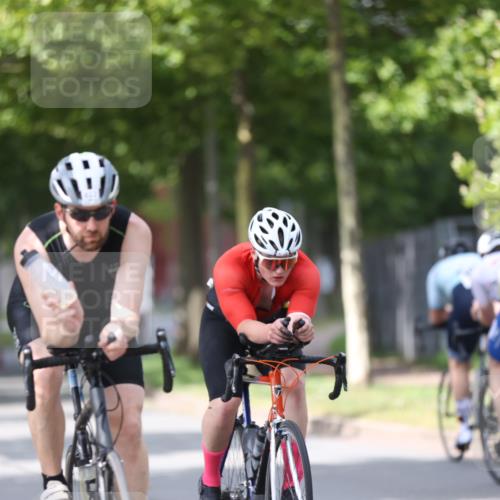 10.08.2025 - GEWOBA Citytriathlon Bremen Yannick Fuchs http://msf.ph/oto/8541562 10.08.2025 12:45:50 Radfahren 574, 651, 674, 685, 697, 748, 771, 812, 898, 928, 930 meine-sportfotos.de