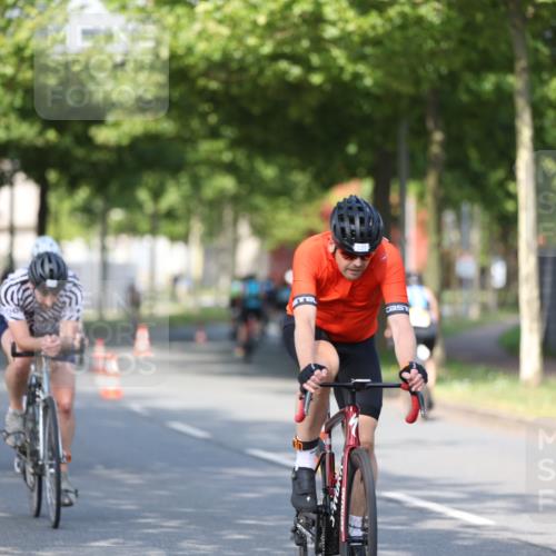 10.08.2025 - GEWOBA Citytriathlon Bremen Yannick Fuchs http://msf.ph/oto/8541567 10.08.2025 10:37:37 Radfahren 33, 49, 75, 123, 219, 375, 455, 474, 485 meine-sportfotos.de