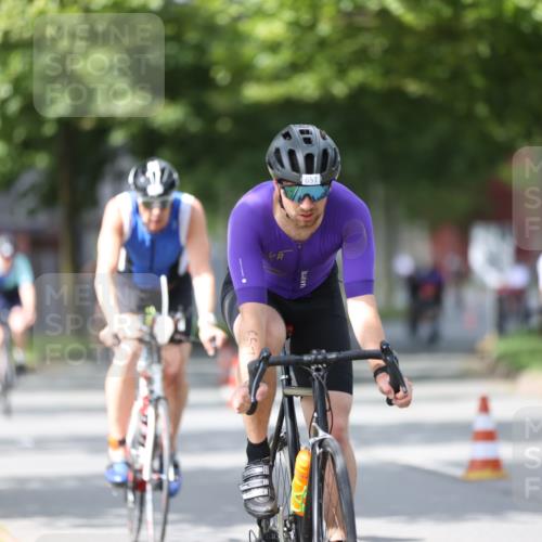 10.08.2025 - GEWOBA Citytriathlon Bremen Yannick Fuchs http://msf.ph/oto/8541568 10.08.2025 12:45:51 Radfahren 574, 651, 674, 685, 697, 748, 771, 812, 898, 928 meine-sportfotos.de