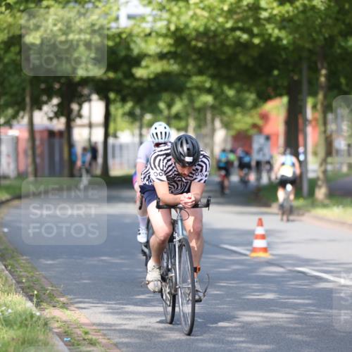 10.08.2025 - GEWOBA Citytriathlon Bremen Yannick Fuchs http://msf.ph/oto/8541573 10.08.2025 10:37:38 Radfahren 33, 49, 75, 123, 219, 375, 455, 474, 485, 501 meine-sportfotos.de