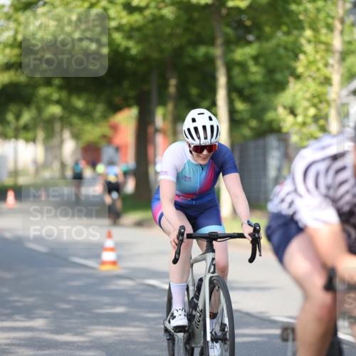 10.08.2025 - GEWOBA Citytriathlon Bremen Yannick Fuchs http://msf.ph/oto/8541580 10.08.2025 10:37:39 Radfahren 33, 49, 75, 123, 219, 375, 455, 474, 485, 501 meine-sportfotos.de