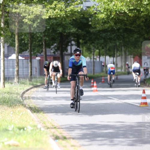 10.08.2025 - GEWOBA Citytriathlon Bremen Yannick Fuchs http://msf.ph/oto/8541586 10.08.2025 12:45:53 Radfahren 574, 651, 674, 685, 697, 748, 771, 812, 898, 928, 929 meine-sportfotos.de