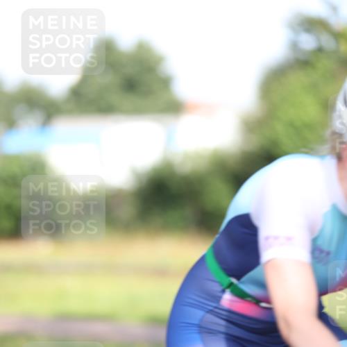 10.08.2025 - GEWOBA Citytriathlon Bremen Yannick Fuchs http://msf.ph/oto/8541594 10.08.2025 10:37:39 Radfahren 33, 49, 75, 123, 219, 375, 455, 474, 485, 501 meine-sportfotos.de